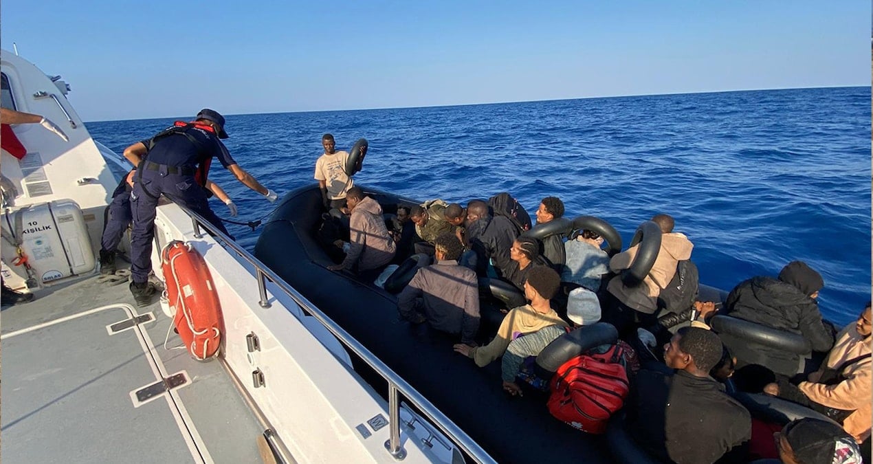 51 duzensiz gocmen kurtarildi OgUQk73w