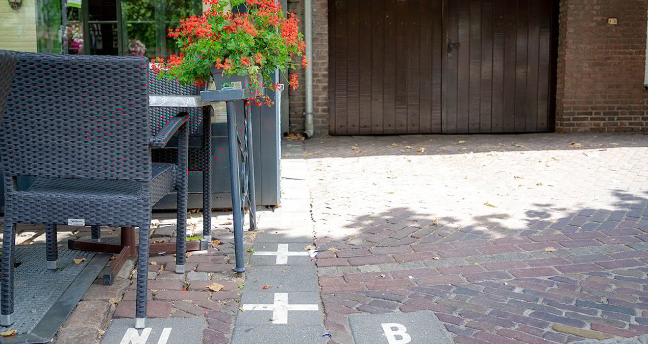 bu evin mutfagi bir ulkede salonu baska ulkede 5DgbFMSd