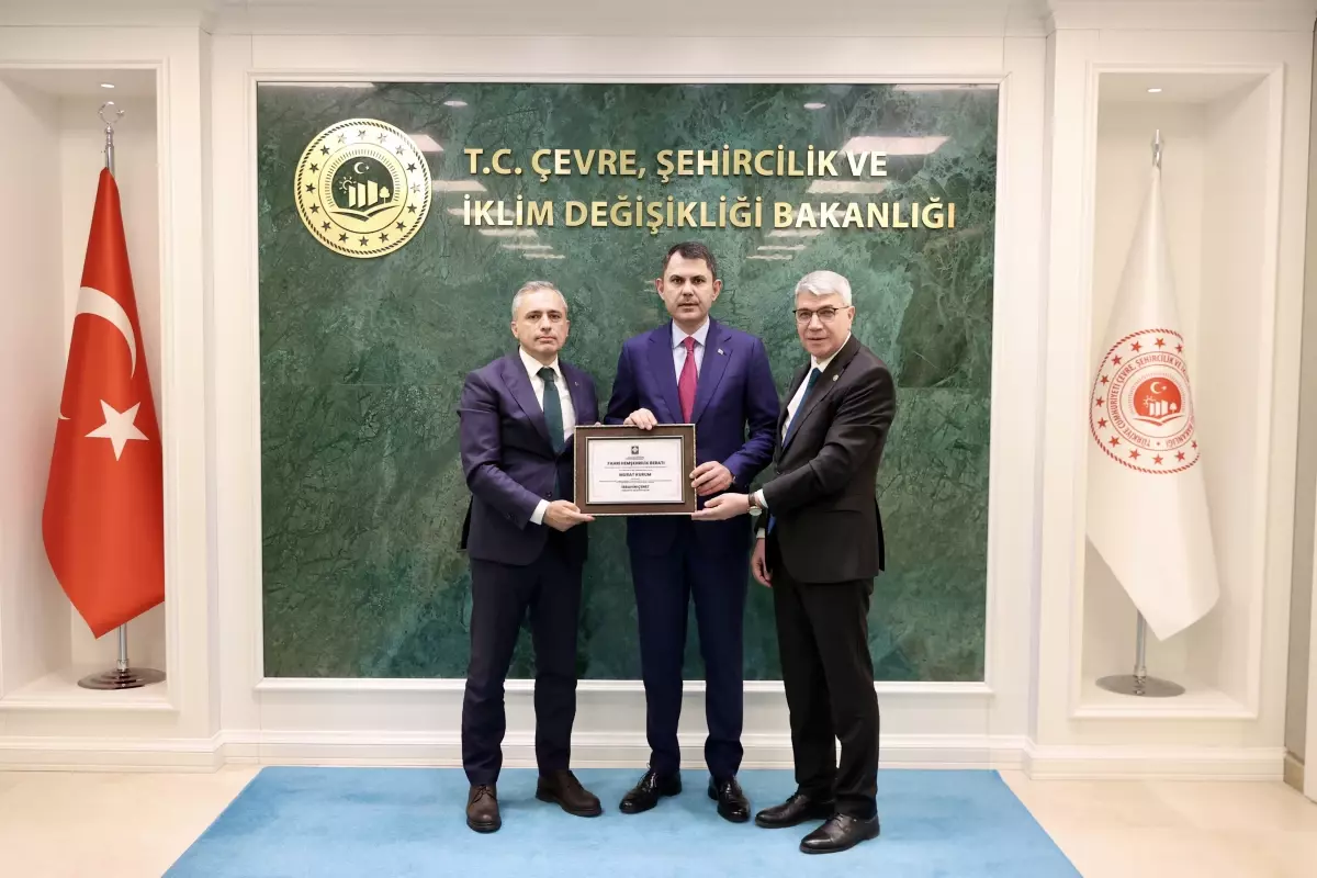 bakan kuruma fahri hemsehrilik berati sB6qr15v.jpg