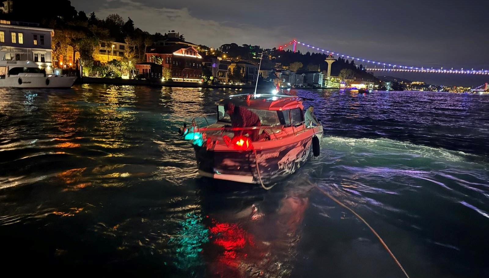 bogazda suruklenen tekne kurtarildi ZQyIhDz5.jpg