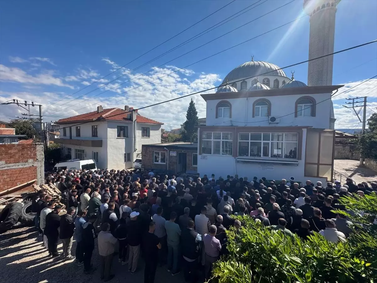 canakkalede otomobil yangininda hayatini kaybeden mehmet ozdemir defnedildi PRBtslWd