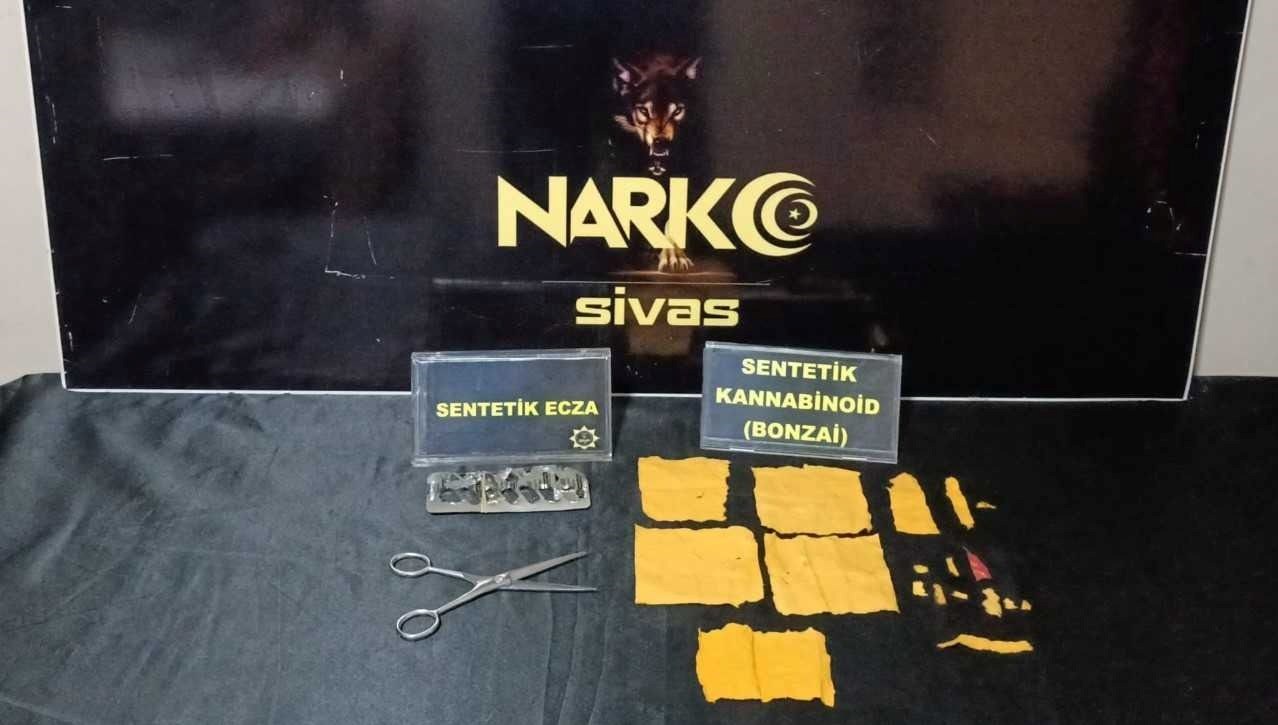 kagitlaraemdirilmis sentetik uyusturucu ele gecirildi VXwBGmdA.jpg