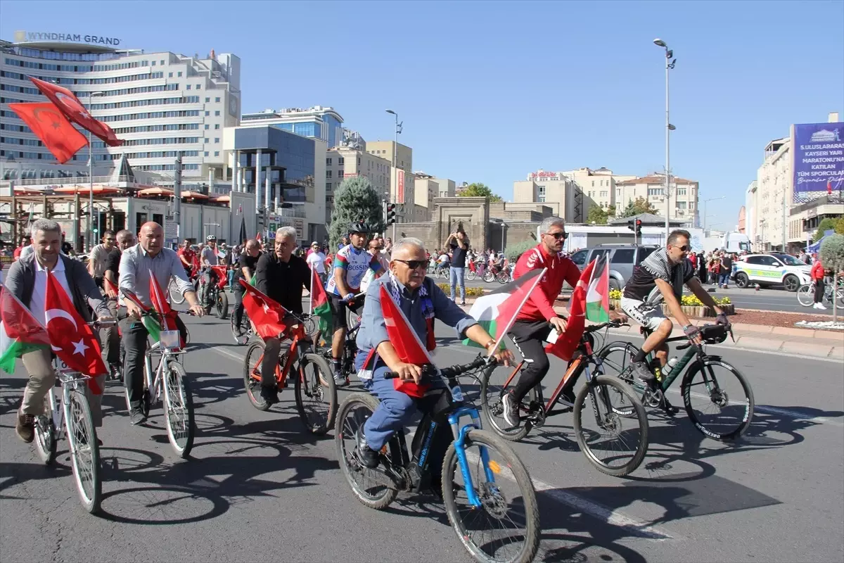 kayseride bisikletliler kuresel sumud filosuna destek icin pedal cevirdi UflOJ8Sn