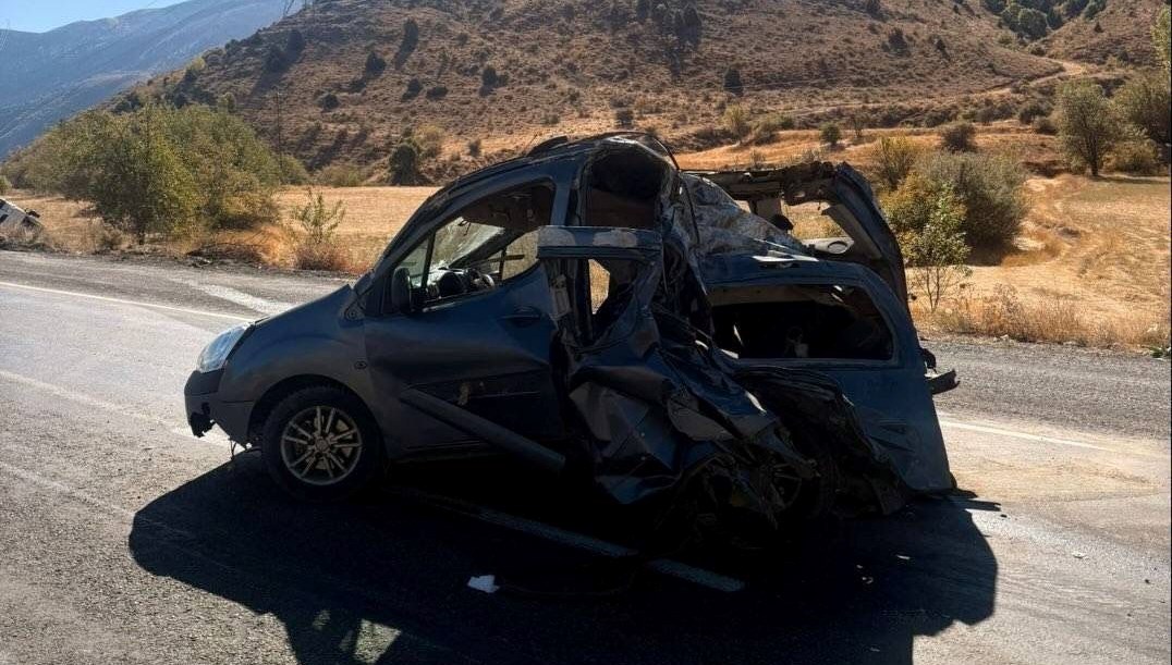 tatvanda trafik kazasi 2 yarali duYkCI2j