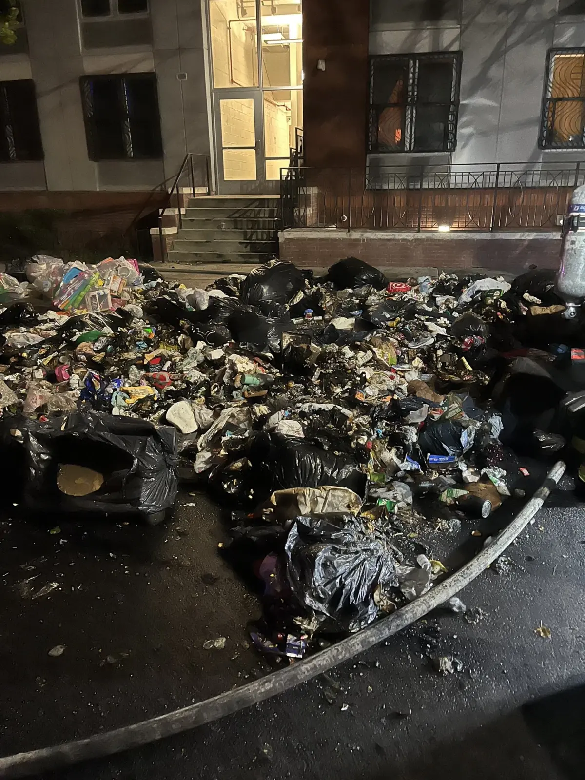 new yorkta arac patladi 7 itfaiyeci yaralandi ASW3dxOA.jpg