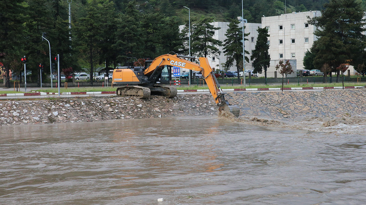 Tokat’ta Yeşilırmak Nehri’nde Tehlikeli Yükseliş: Ekipler Seferber Oldu